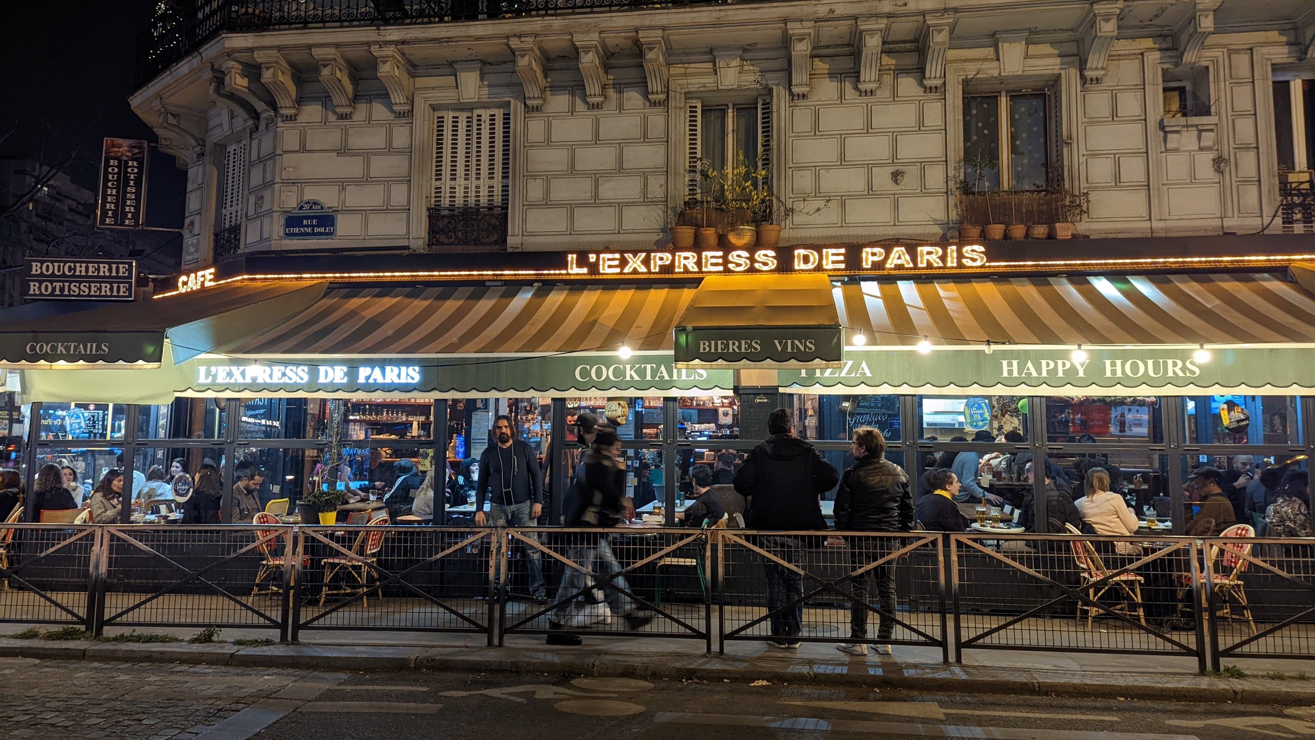 L'Express de Paris, by night ;)